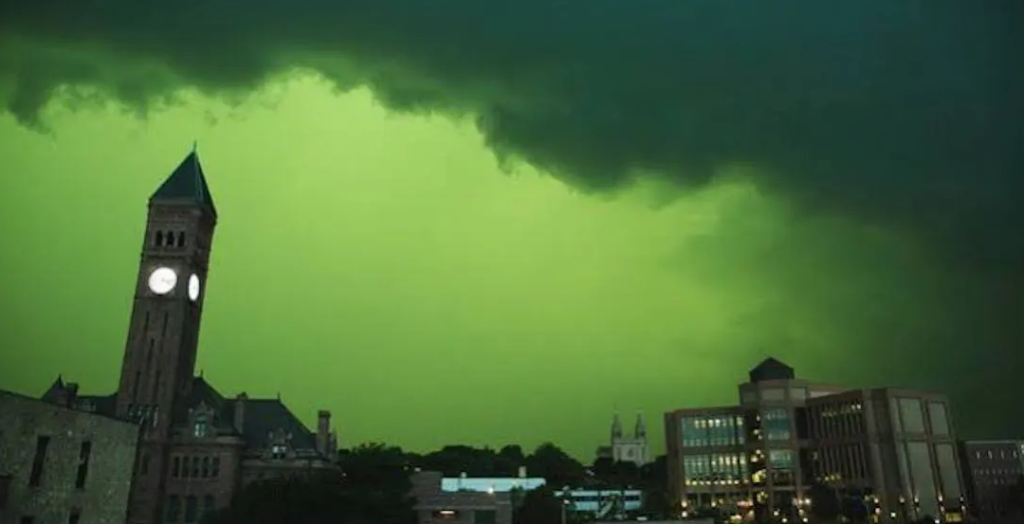 El cielo de Dakota del Sur se pintó de ¿VERDE?
