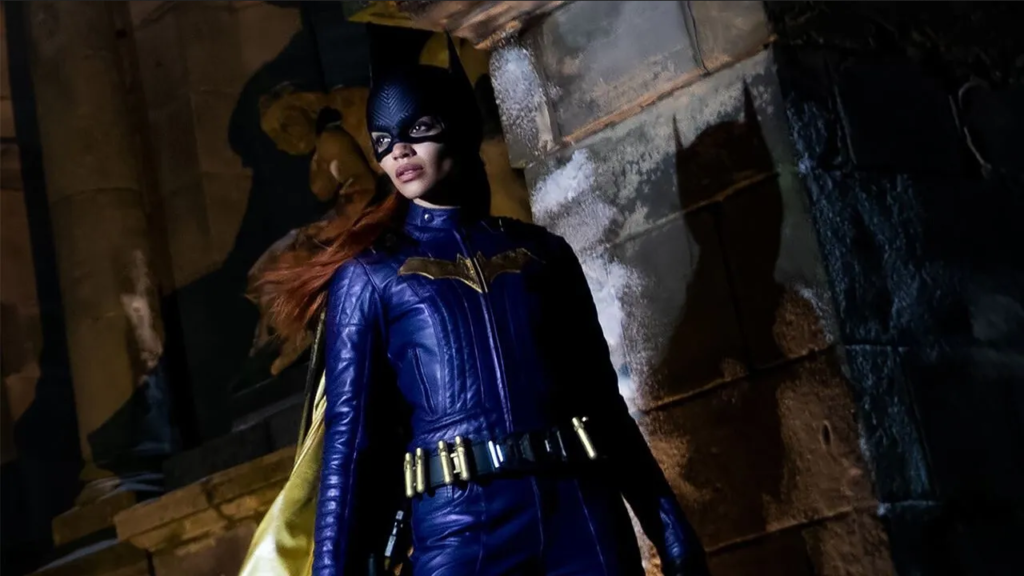 Warner Bros. ha cancelado la película de Batgirl y Ezra Miller podría ser el culpable