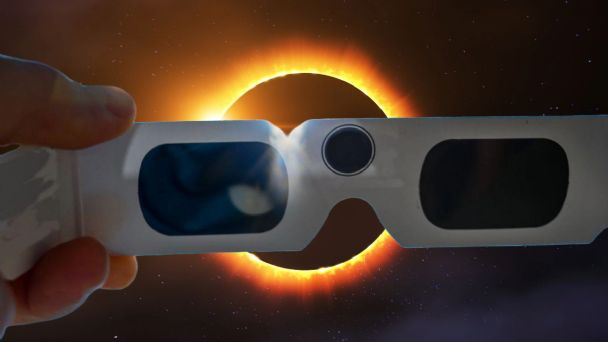 Lentes para ver el eclipse gratis, ¿dónde conseguirlos?