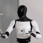 Elon Musk revela el precio de Optimus, el robot humanoide de Tesla